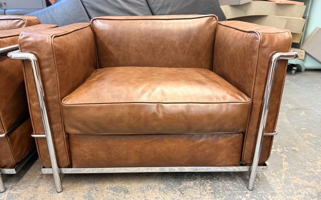 restoring Le corbusier chairs